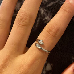 ETERNAL HUG RING Silver Plated